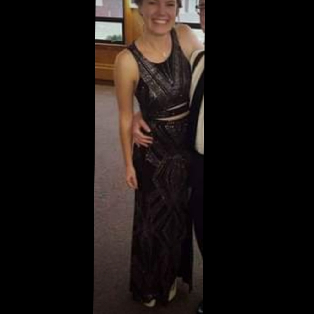 Black/gold Evening Gown